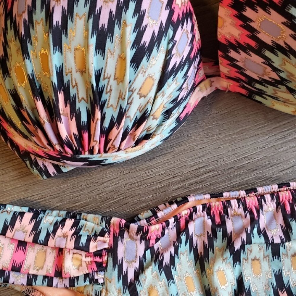 Victoria's Secret Bikini 34D & M - Picture 3 of 7